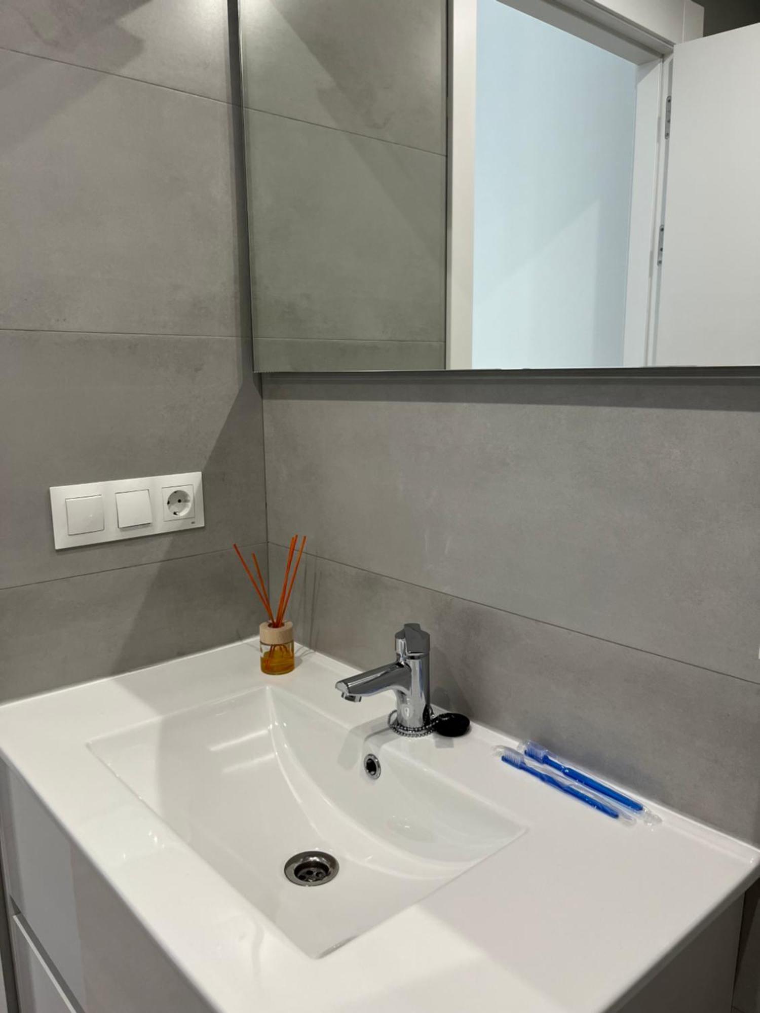 Apartamento Puerta De Burgos Vut09605 Exteriör bild